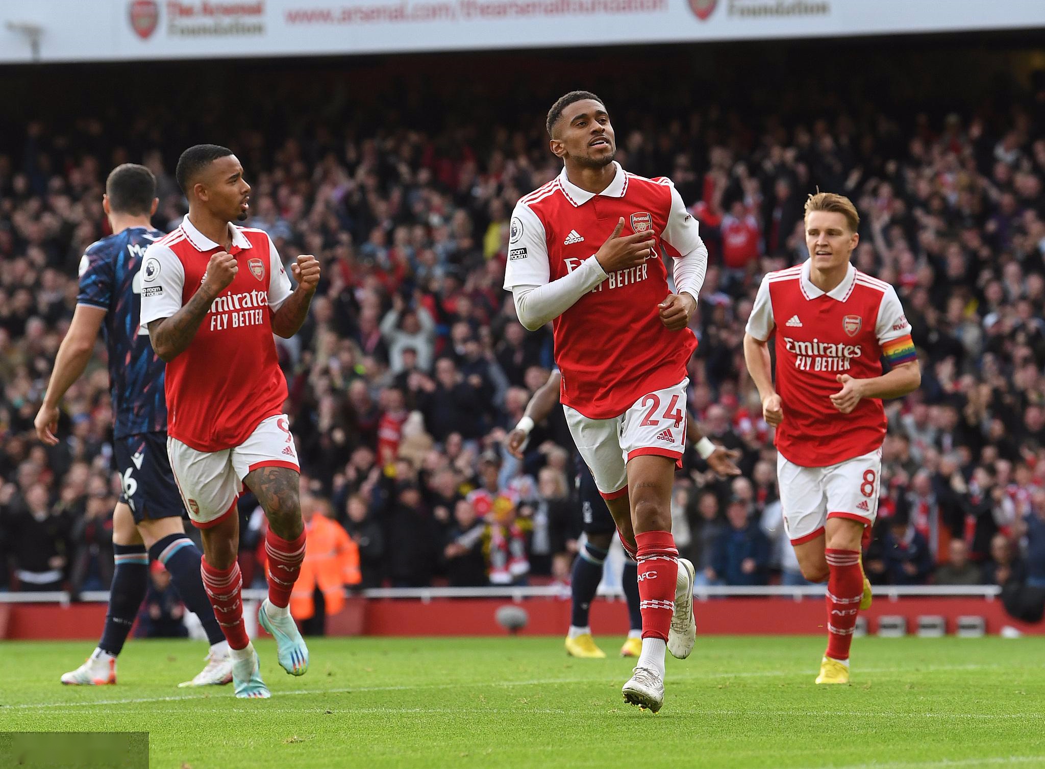 吉奥凯雷斯“虐菜”背后：阿森纳争冠的稳定基石